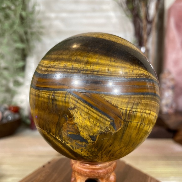 0807 Tiger's Eye Crystal Sphere - Picture 4 of 12